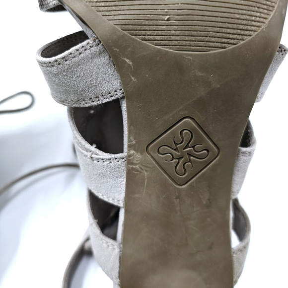 Simply Vera Vera  Wang Women's 9M Tan Open Toe & Back Lace up 3.5" Heel Sandals - Picture 11 of 12